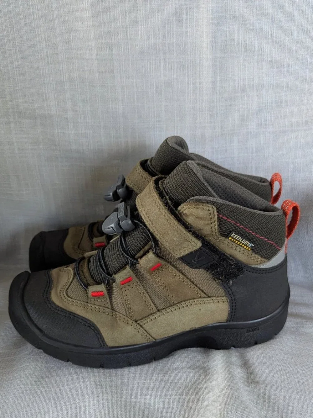 KEEN WATERPROOF HIKING BOOTS LITTLE BOYS SIZE 13 TAN BLACK